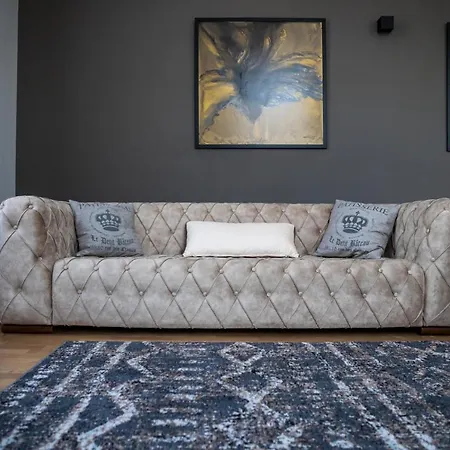 3 On Galytska Apartment *