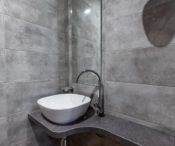 3 On Galytska Apartamento